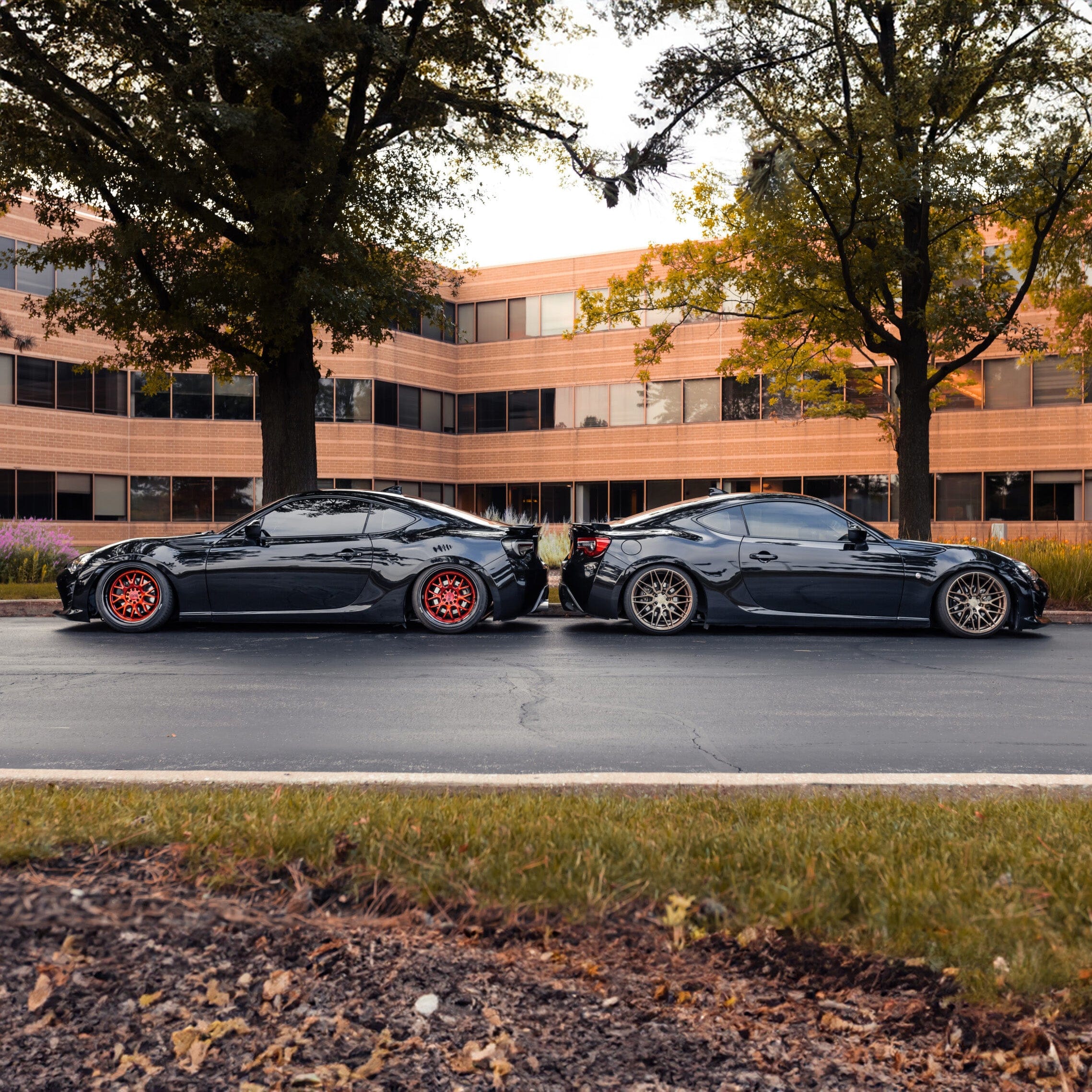 F21 Candy Red / Black Lip