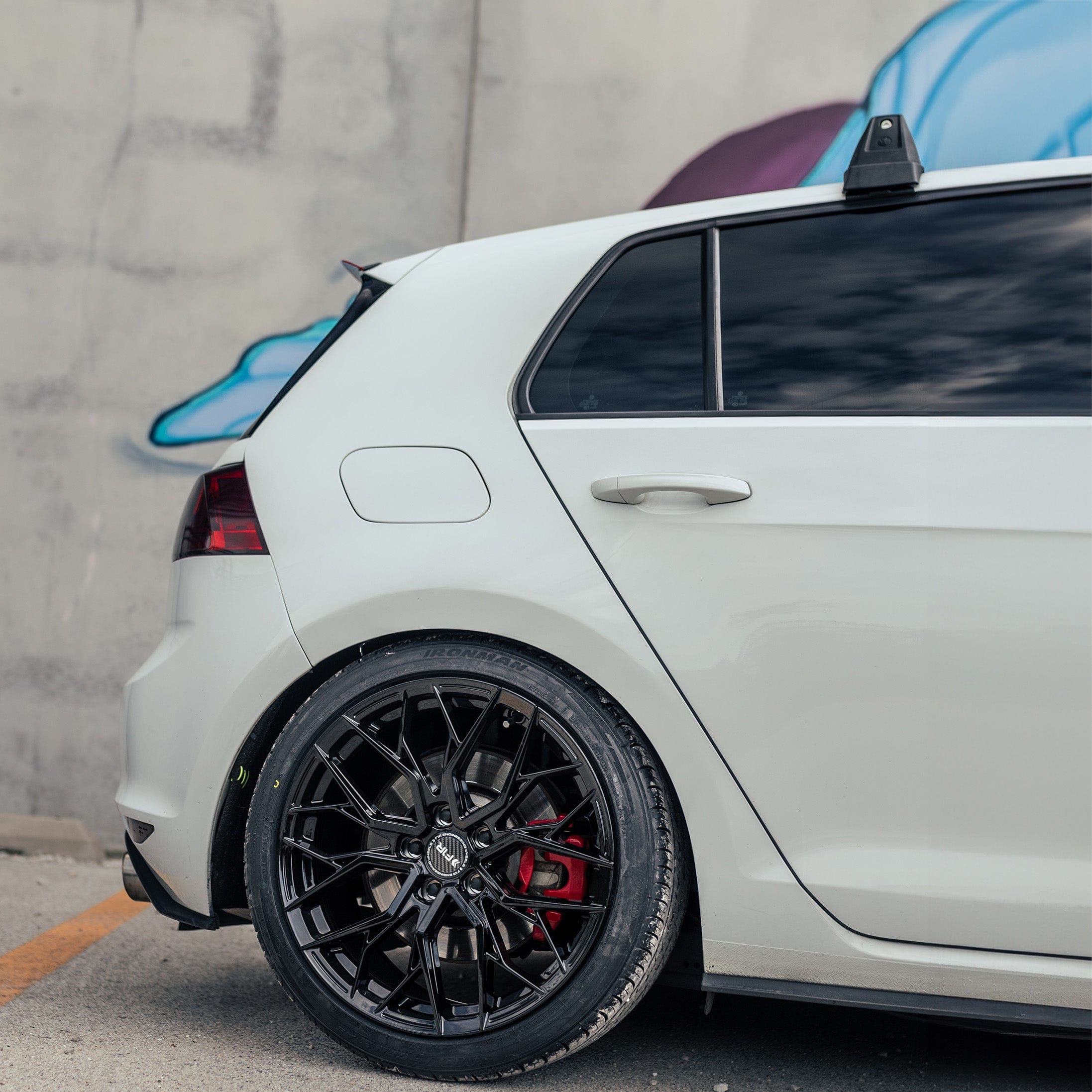 FS3 Gloss Black